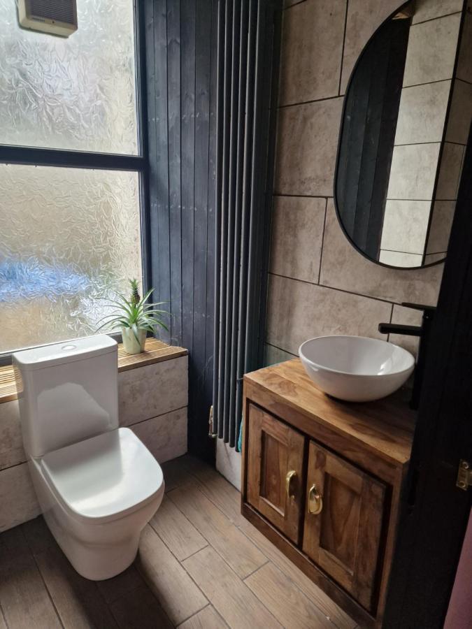 The Penny Black Apartment With Indoor Hot Tub Slamannan Exterior foto
